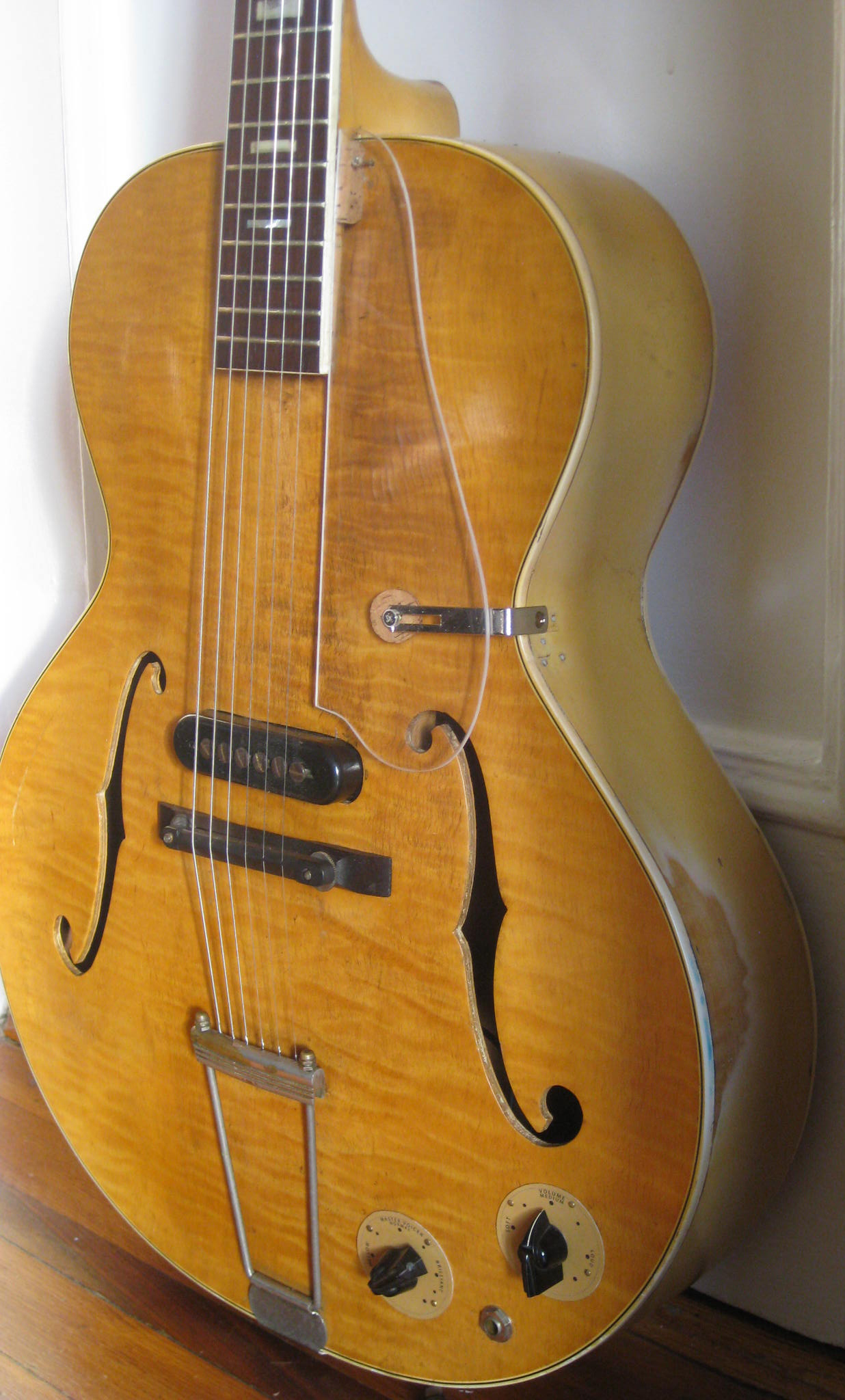 SOLD 1940 Epiphone Zephyr jazz archtop guitar — DjangoBooks Forum
