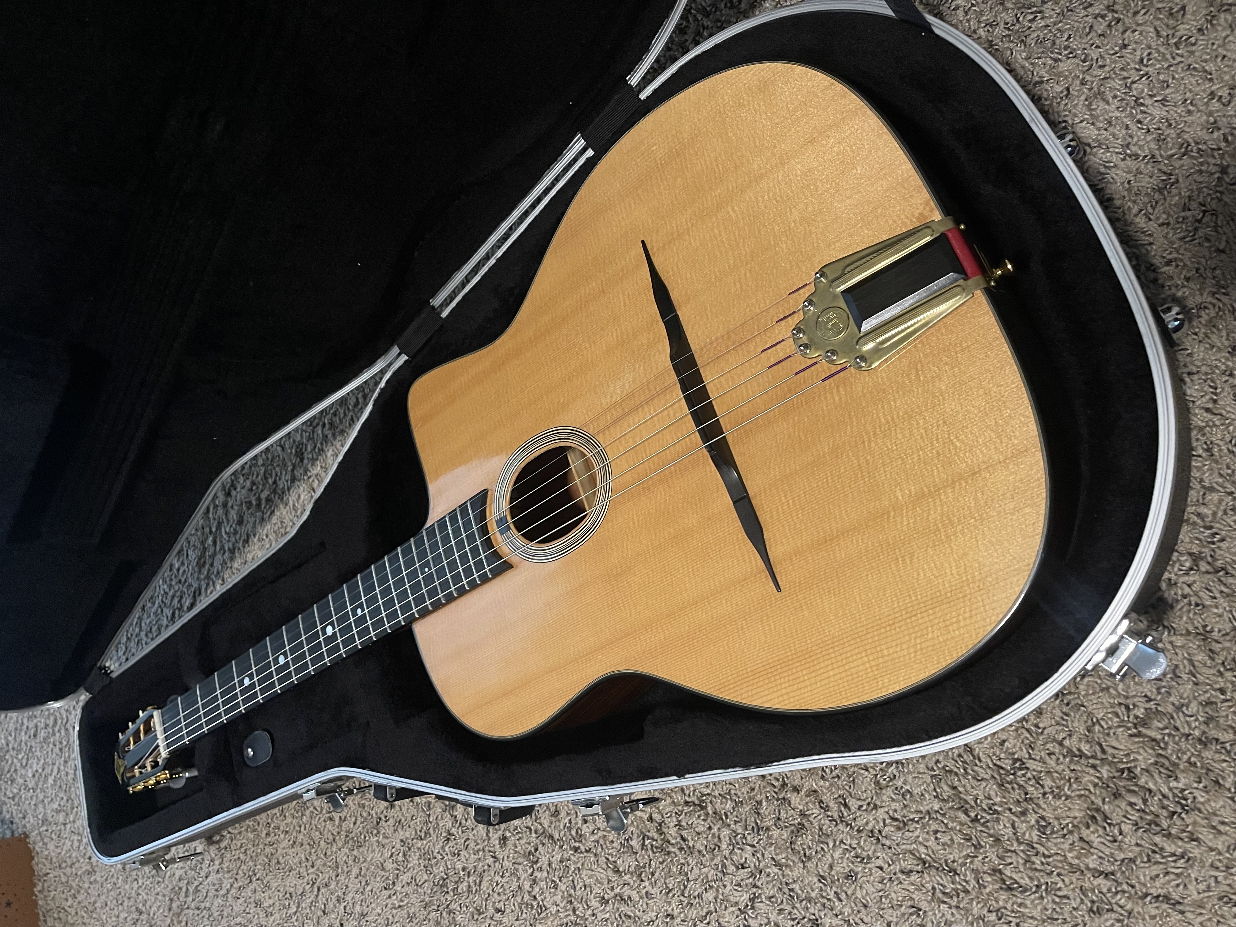 Where do you put your humidifier? - The Acoustic Guitar Forum