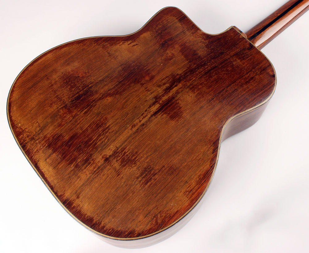 busato-oval-hole-grand-modele-2-back-close