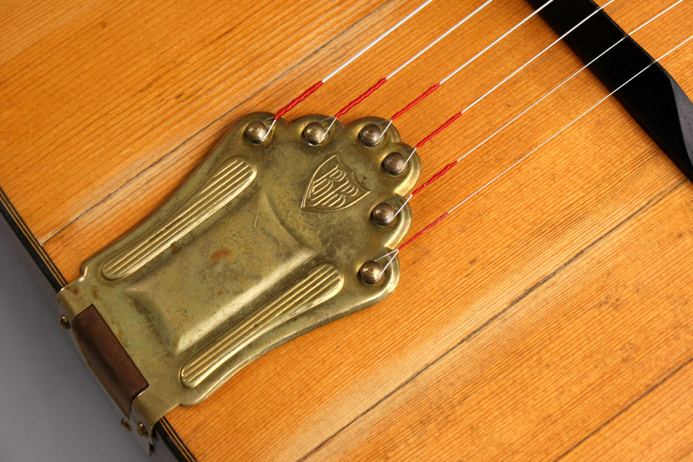busato-oval-hole-grand-modele-2-tailpiece