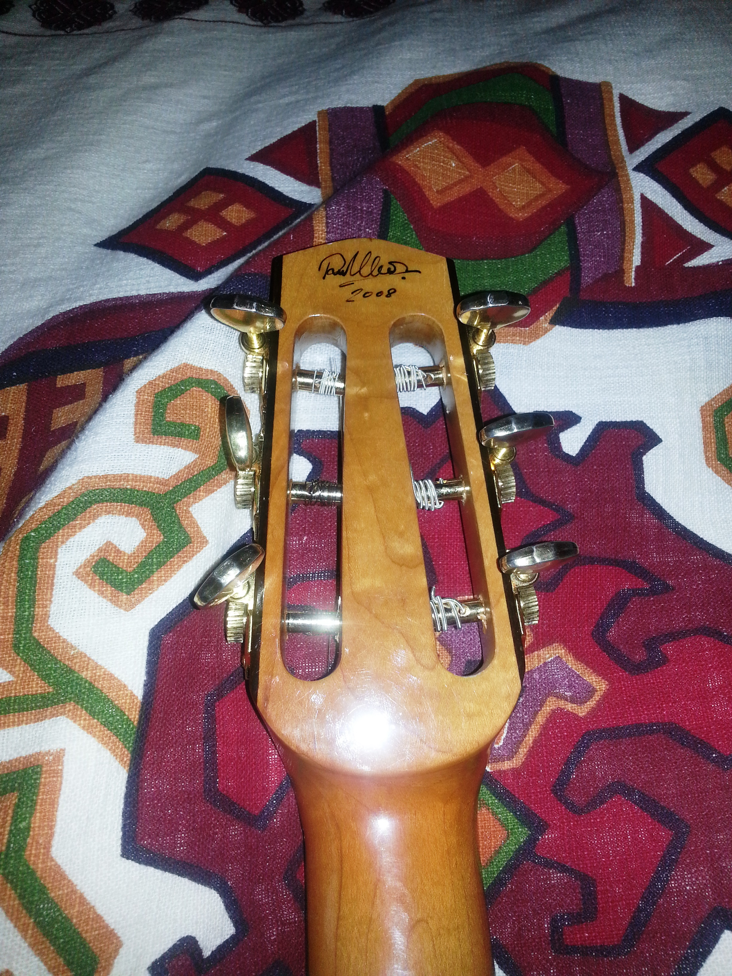 ivanovski-guitar-4