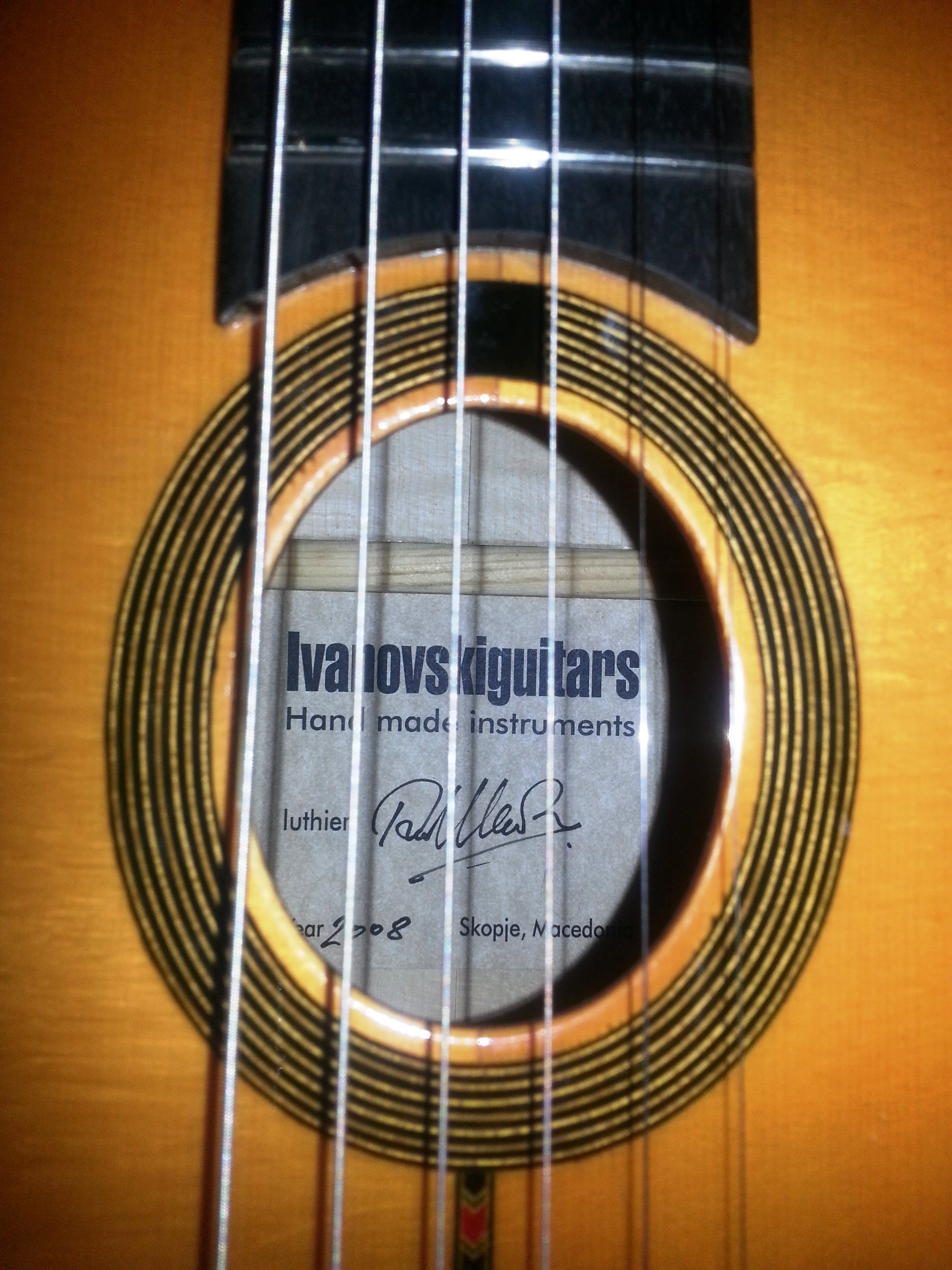 ivanovski-guitar-5