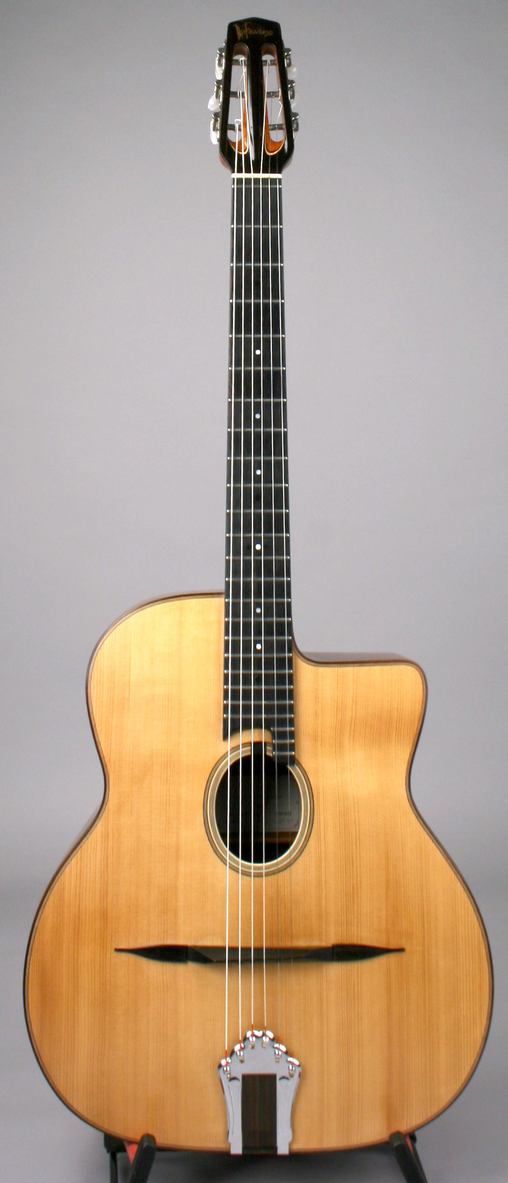 Favino guitar on sale