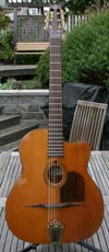 Bob Holo 2010 Oval Hole Modele Nouveau (Rosewood Back and Sides, Cedar Top) with Hardshell Case